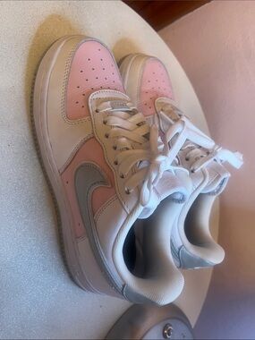 Nike AF-1 customized Women's Low-Top Sneakers White, Pink, Light Gray